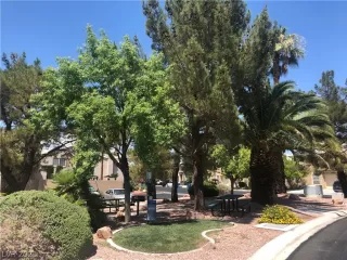 Photo #4: 2313649 Listing