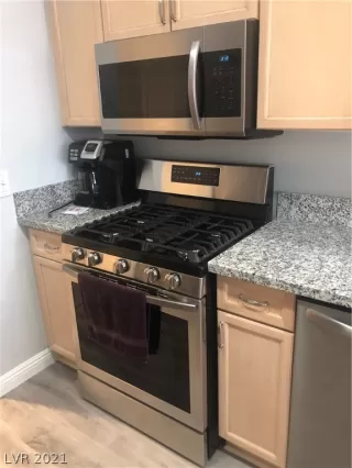 Photo #5: 2313649 Listing