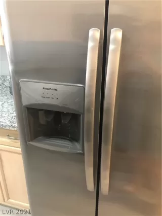 Photo #6: 2313649 Listing