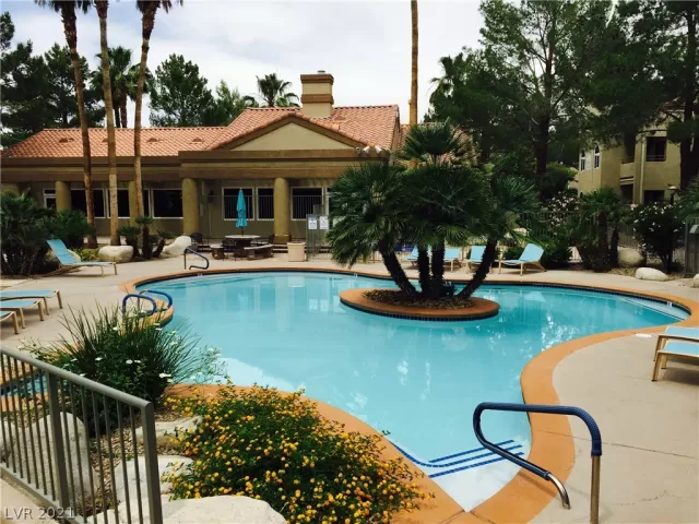 MLS: 2313657 Condo For Sale