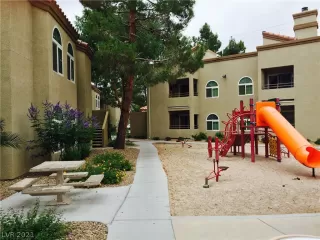 Photo #2: 2313657 Listing