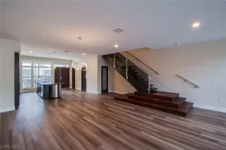 Photo #2: 2313715 Listing 