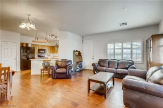 Photo #5: 2313716 Listing 