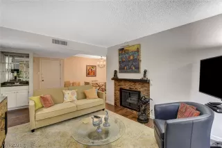 Photo #3: 2313747 Listing