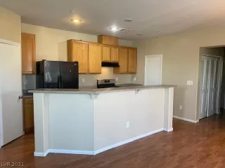 Photo #3: 2313748 Listing 