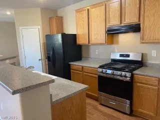 Photo #4: 2313748 Listing 