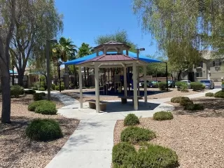 Photo #6: 2313748 Listing 