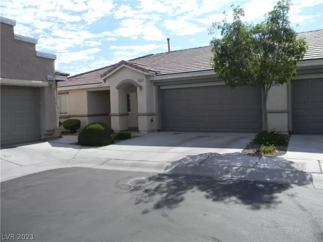 MLS: 2313753 Condo For Sale