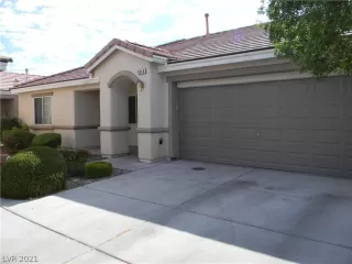 Photo #1: 2313753 Listing