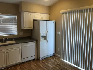 Photo #4: 2313753 Listing