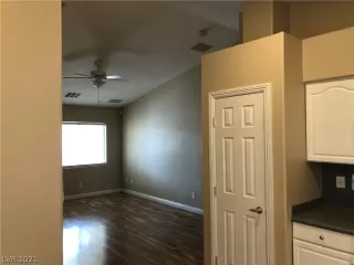 Photo #6: 2313753 Listing