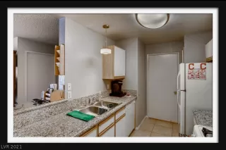 Photo #3: 2313784 Listing