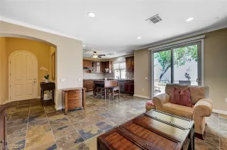 Photo #6: 2313804 Listing