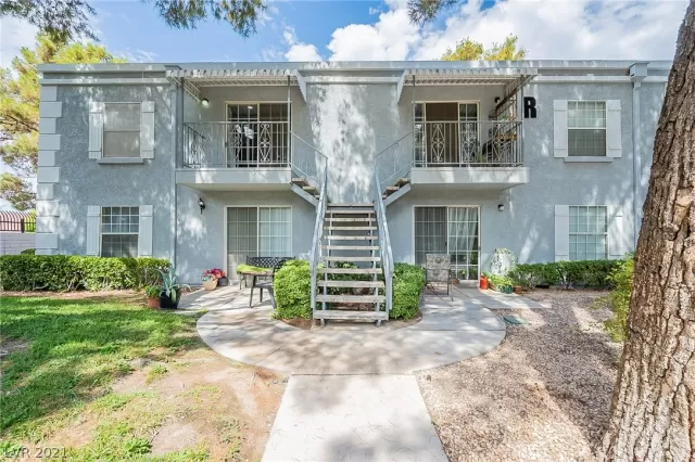 MLS: 2313812 Condo For Sale