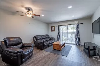 Photo #3: 2313812 Listing 