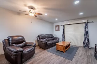Photo #4: 2313812 Listing 