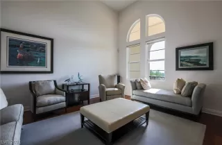 Photo #6: 2313819 Listing 