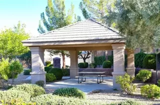 Photo #4: 2313832 Listing