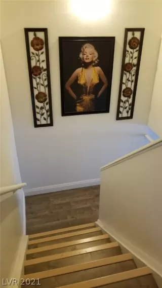 Photo #6: 2313838 Listing