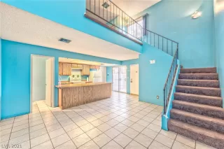 Photo #3: 2313840 Listing