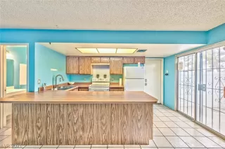 Photo #5: 2313840 Listing