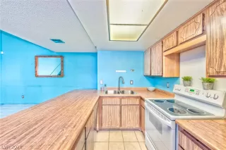 Photo #6: 2313840 Listing