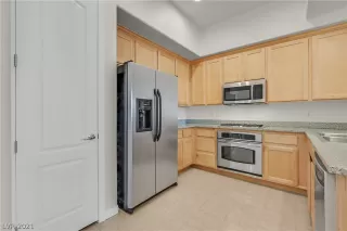 Photo #3: 2313888 Listing 