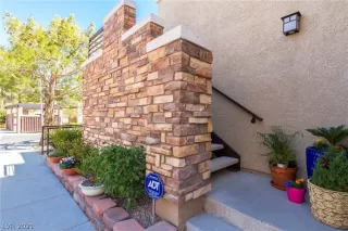 Photo #2: 2313910 Listing 