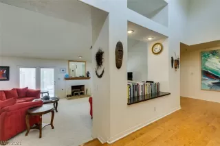 Photo #5: 2313914 Listing 