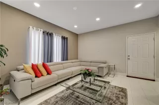 Photo #1: 2313925 Listing