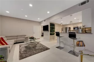 Photo #4: 2313925 Listing