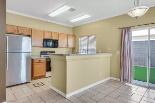 Photo #4: 2313980 Listing