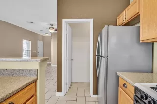 Photo #6: 2313980 Listing