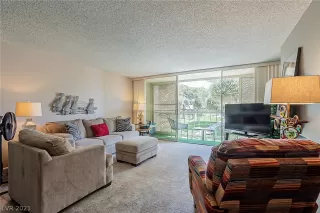 Photo #3: 2314003 Listing