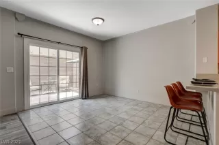 Photo #4: 2314005 Listing