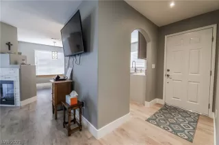 Photo #4: 2314008 Listing 