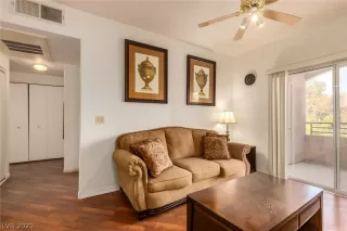 Photo #1: 2314026 Listing