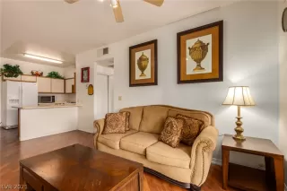 Photo #5: 2314026 Listing