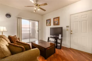 Photo #6: 2314026 Listing