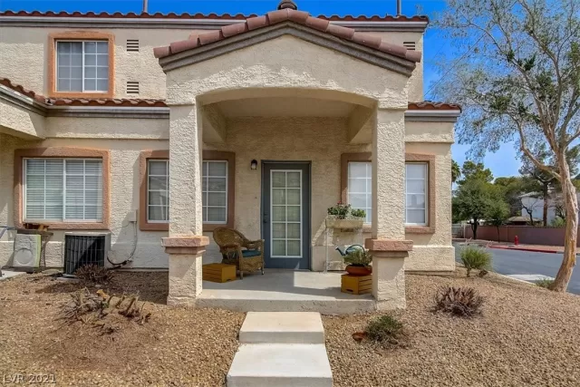 MLS: 2314032 Condo For Sale