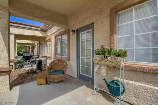 Photo #5: 2314032 Listing