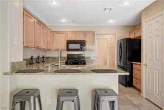 Photo #1: 2314035 Listing