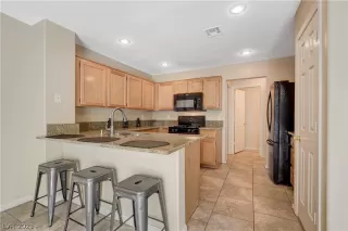 Photo #4: 2314035 Listing