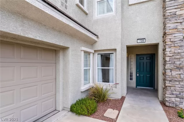 MLS: 2314043 Condo For Sale