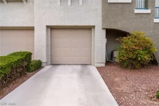 Photo #2: 2314043 Listing