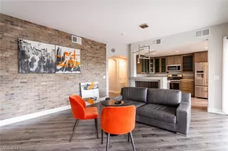 Photo #6: 2314043 Listing