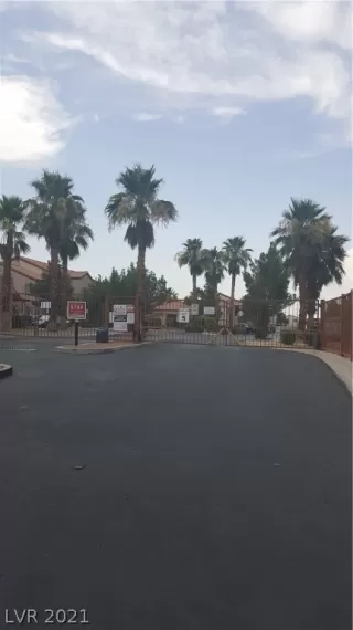 Photo #1: 2314073 Listing