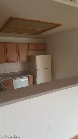 Photo #5: 2314073 Listing