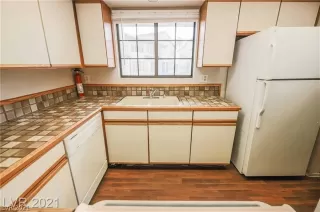 Photo #3: 2314076 Listing 