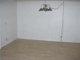 Photo #4: 2314078 Listing